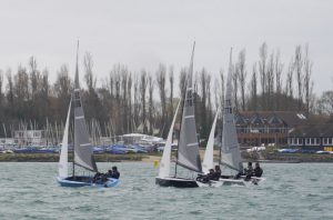 Merlin close racing (800x529)